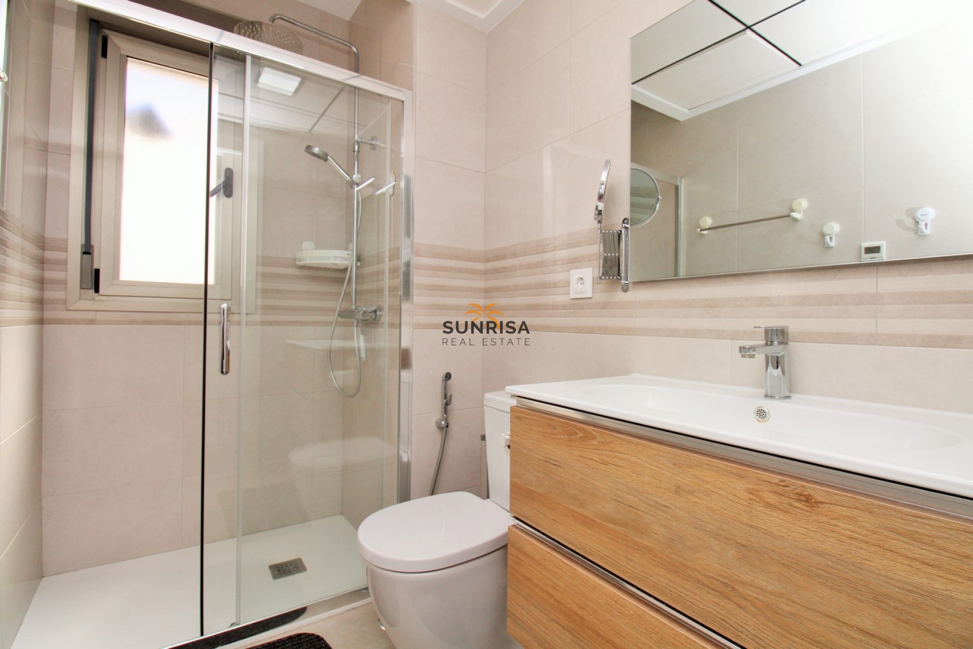 Resale - Villa - Villamartin