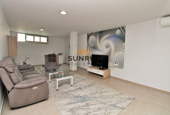 Villa · Resale - Villamartin · Alicante · Spain