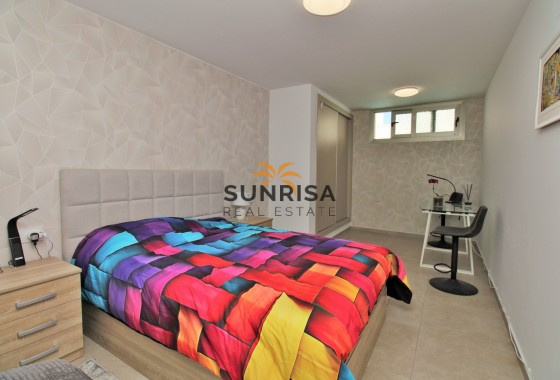 Villa · Resale - Villamartin · Alicante · Spain