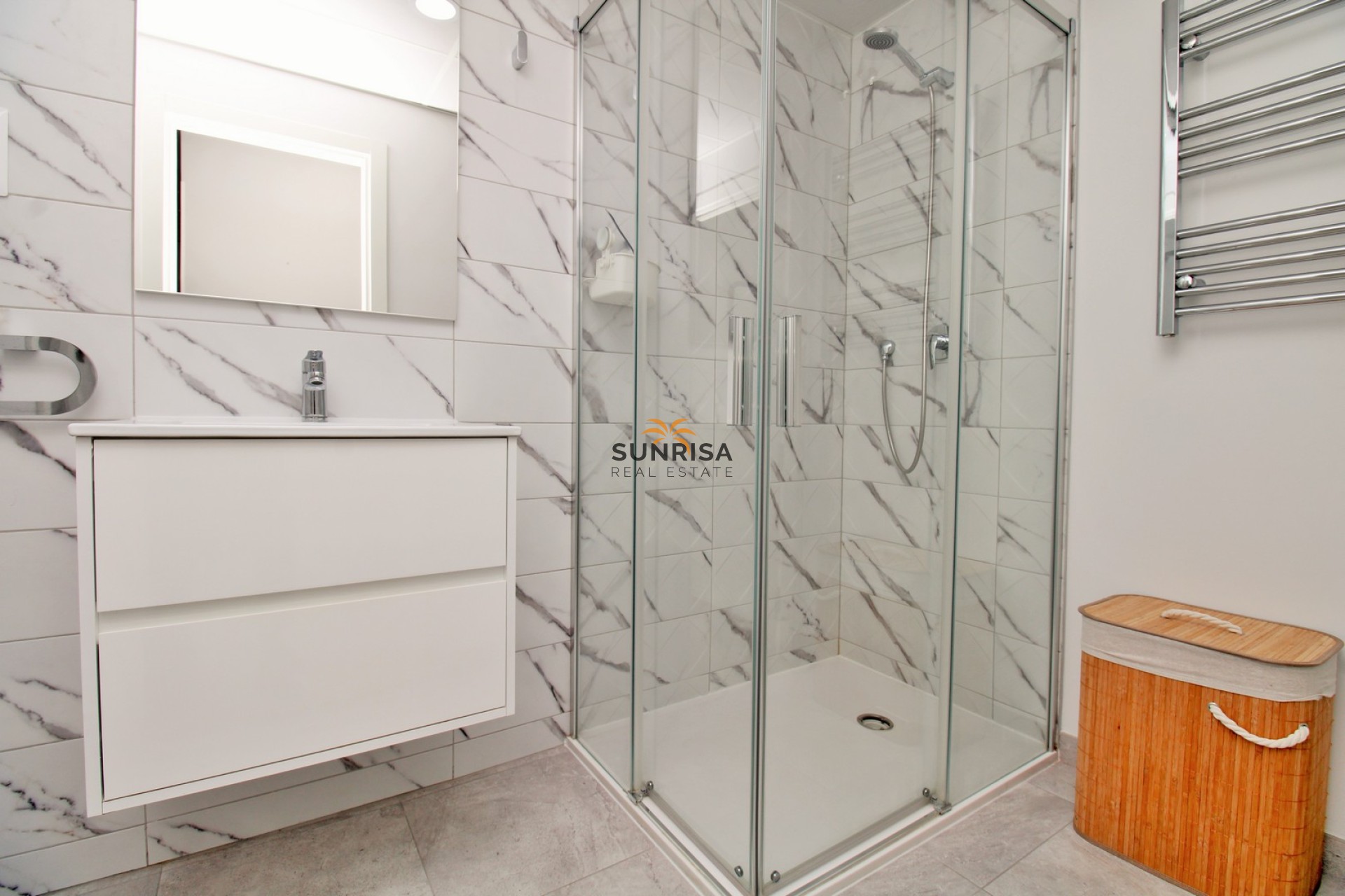 Resale - Apartment - Villamartin