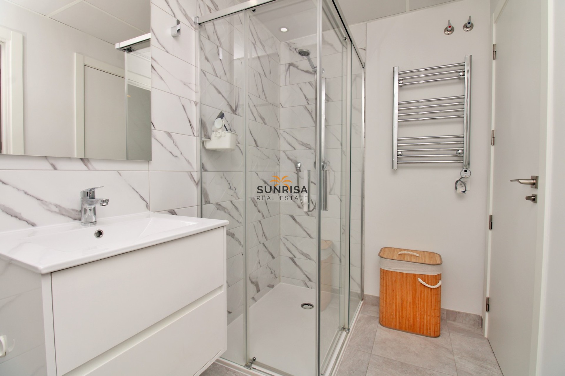 Resale - Apartment - Villamartin
