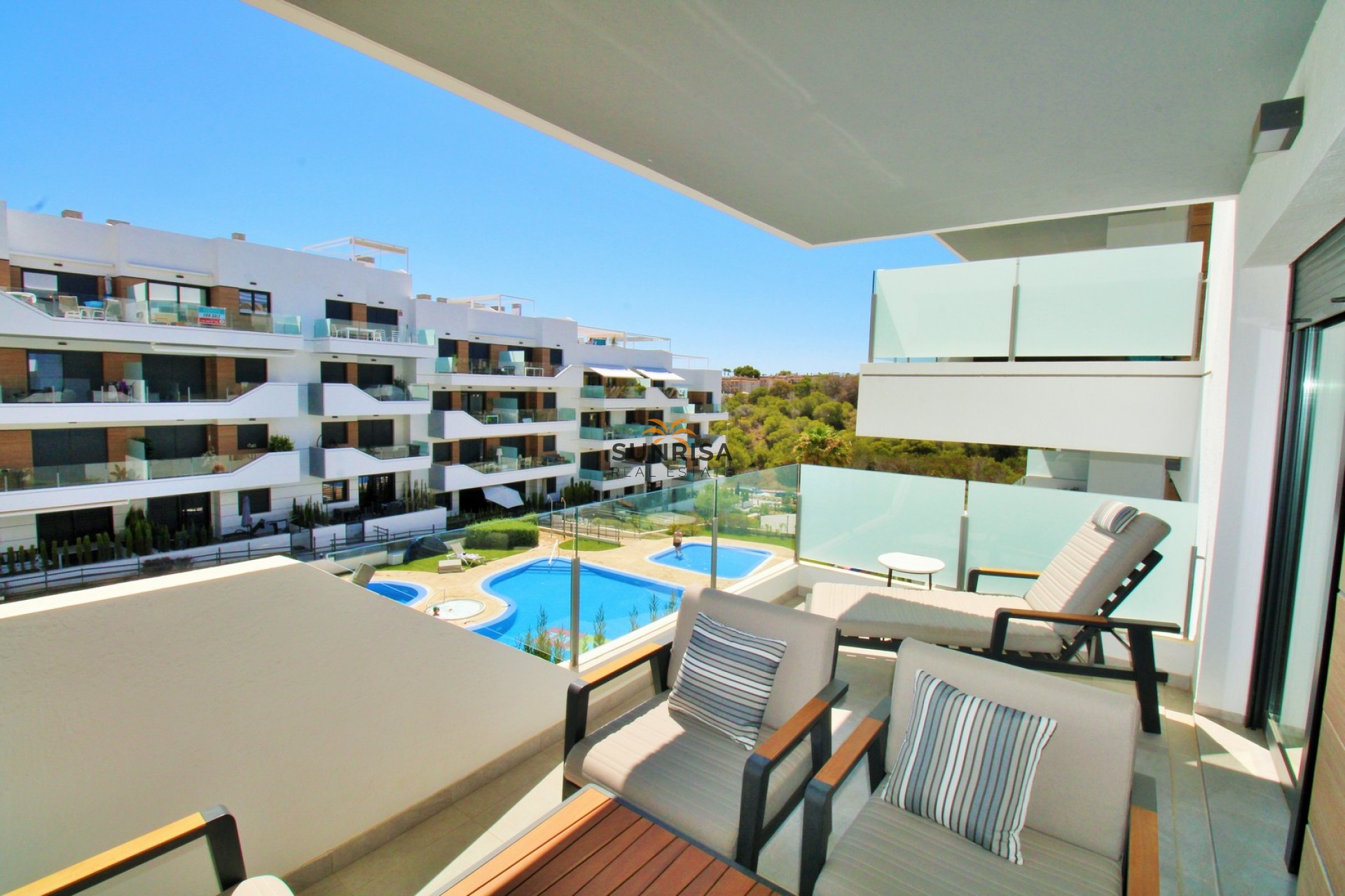 Resale - Apartment - Villamartin