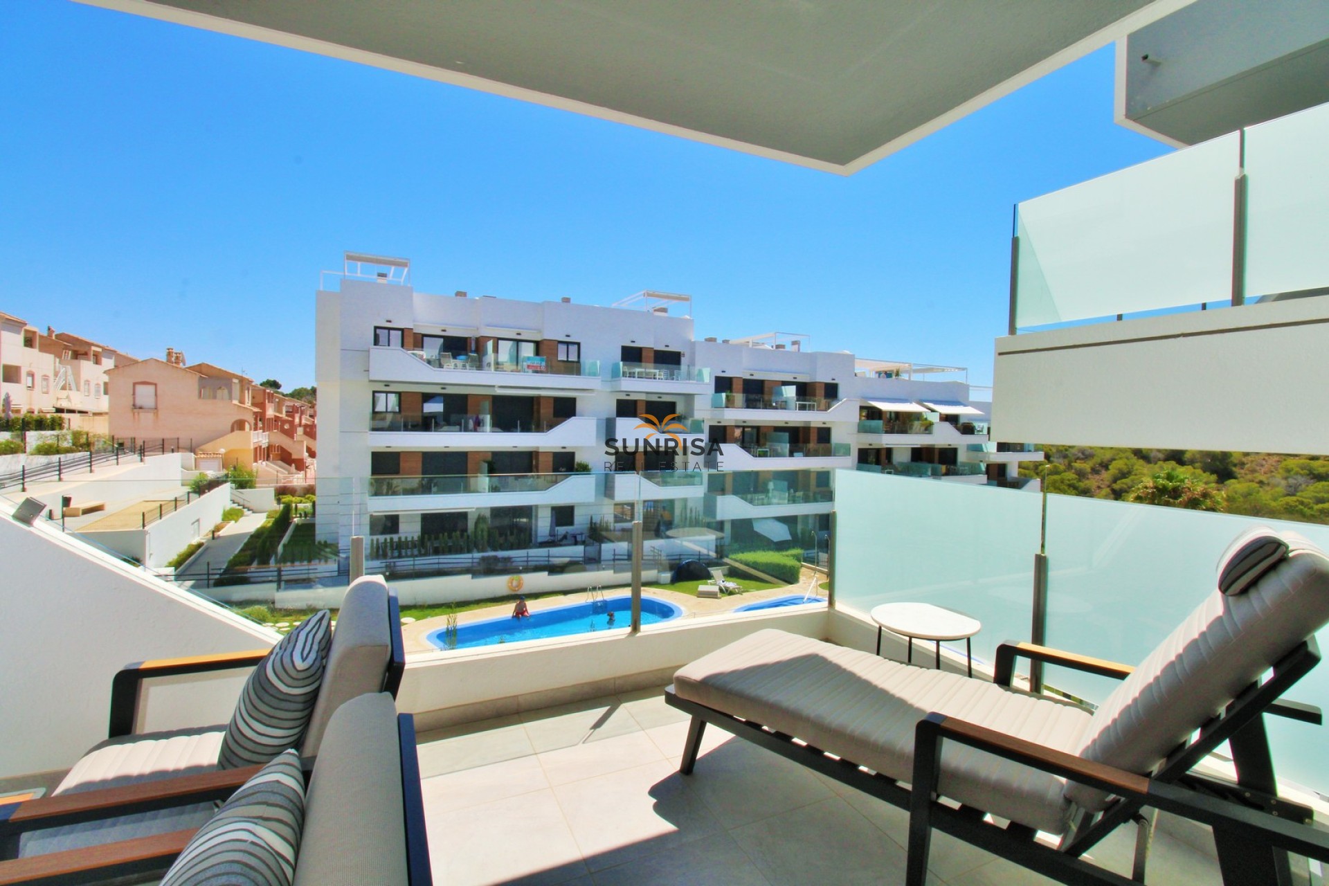 Resale - Apartment - Villamartin