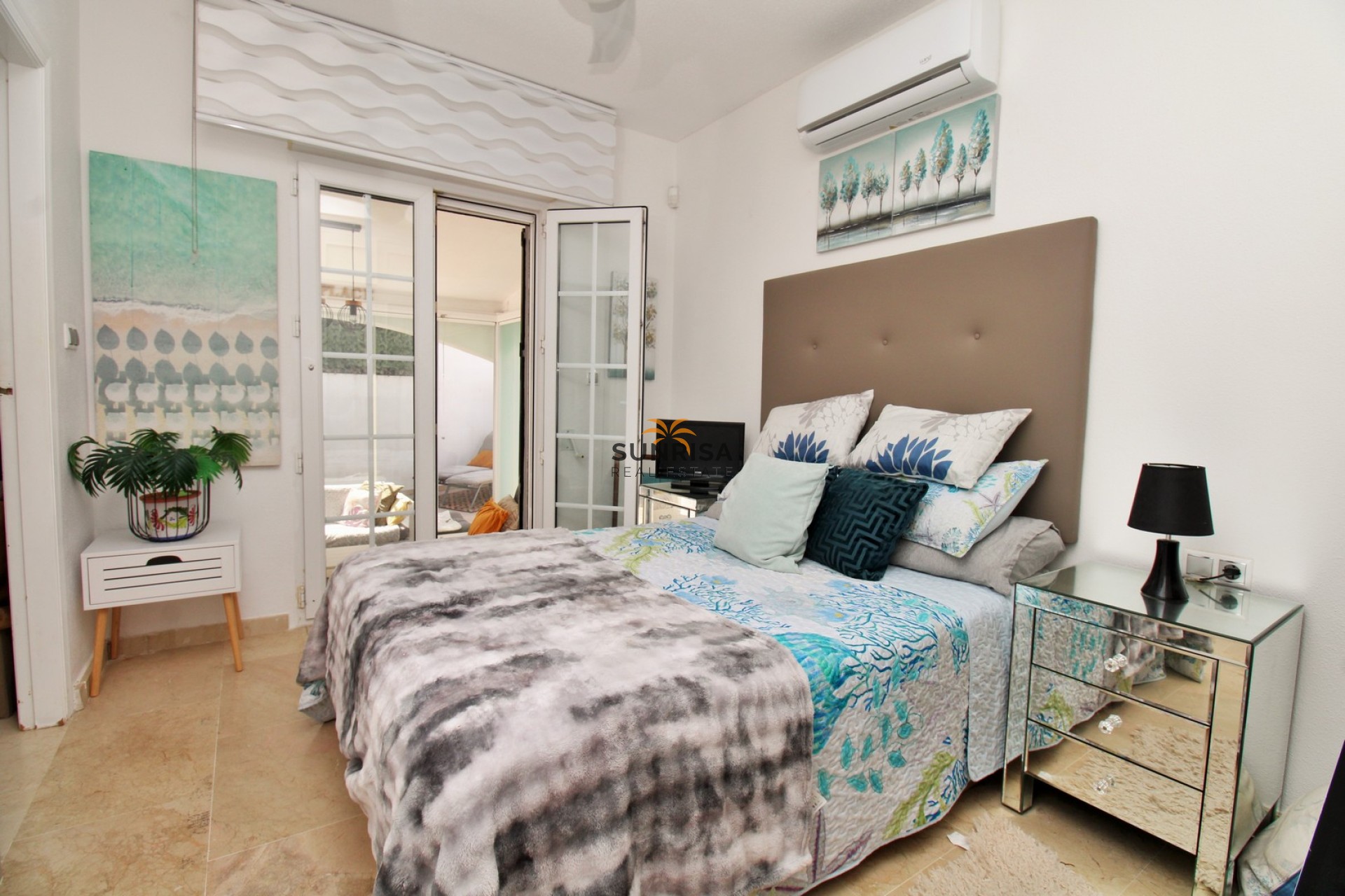 Resale - Villa - Villamartin