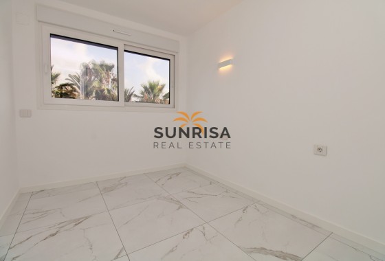 Appartement · Herverkoop - Punta Prima · Alicante · Spanje