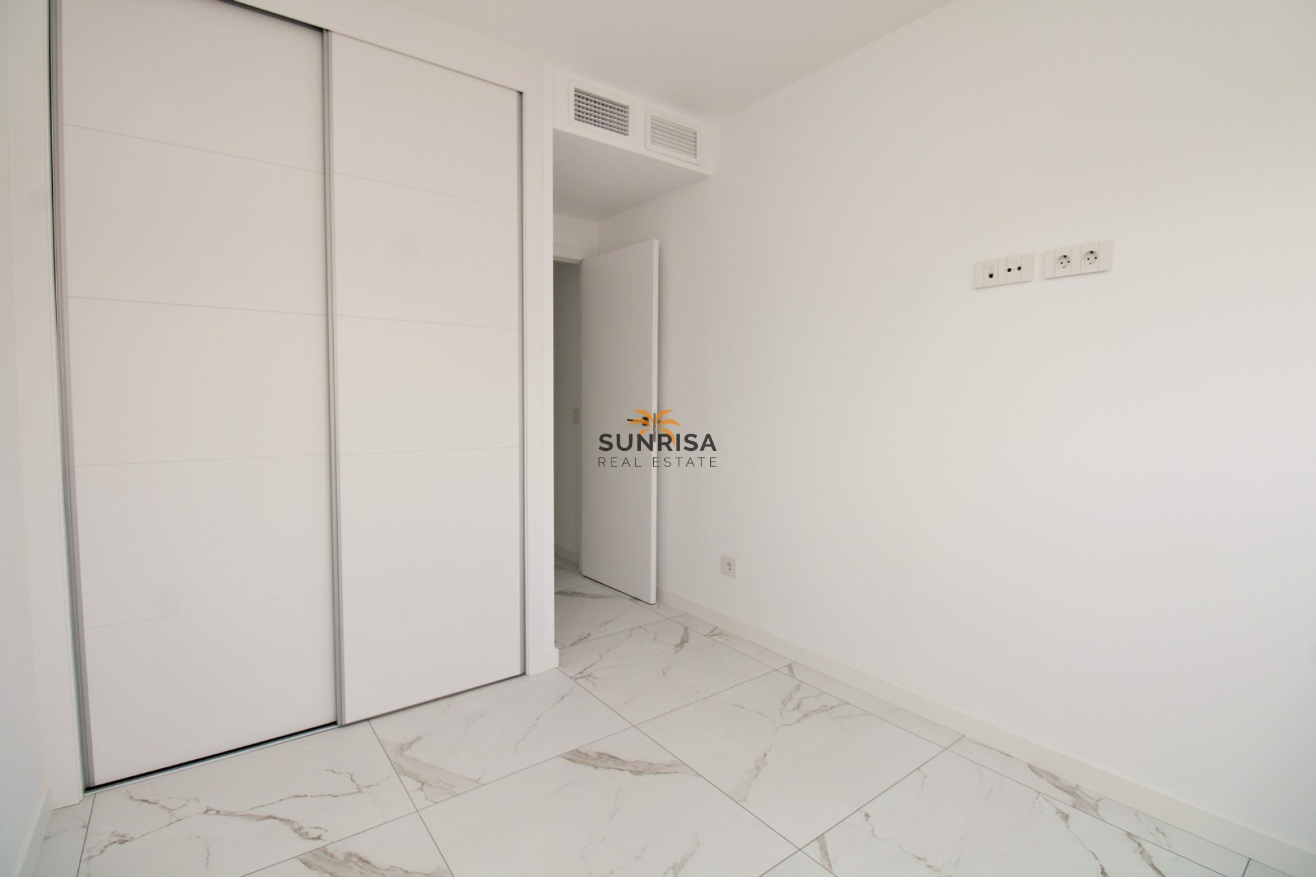 Revente - Appartement - Punta Prima