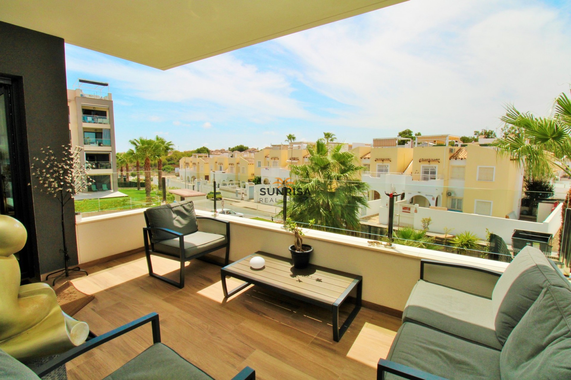 Resale - Apartment - Villamartin