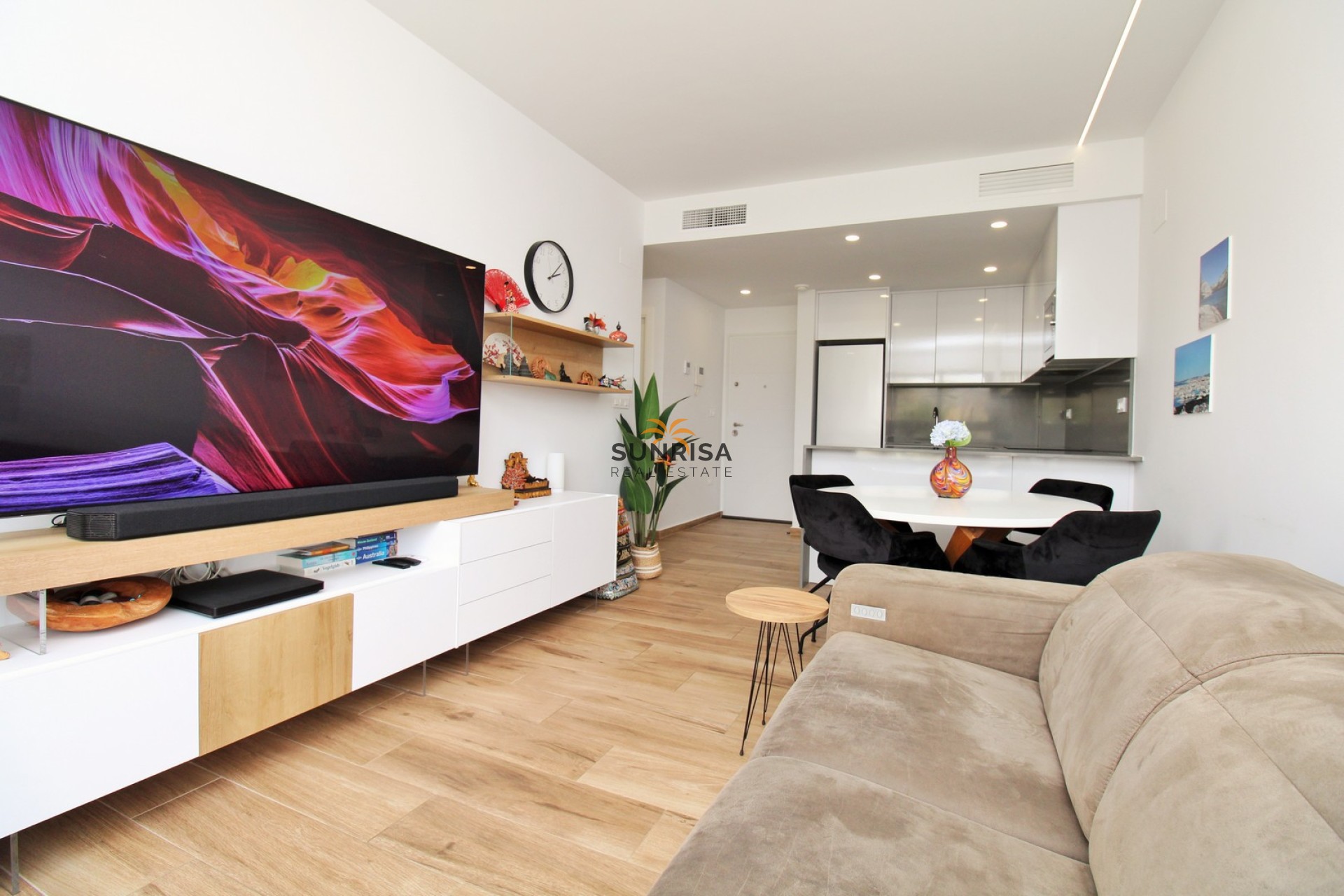 Resale - Apartment - Villamartin