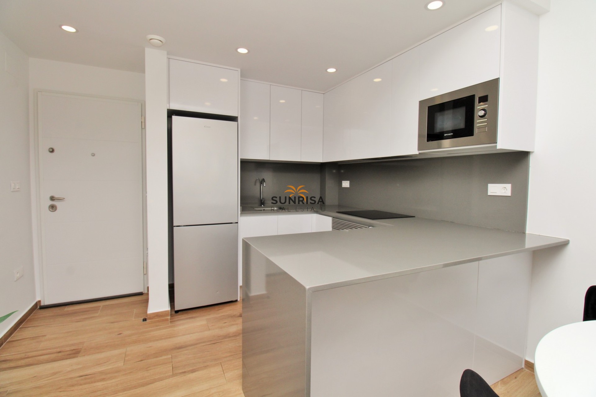 Resale - Apartment - Villamartin