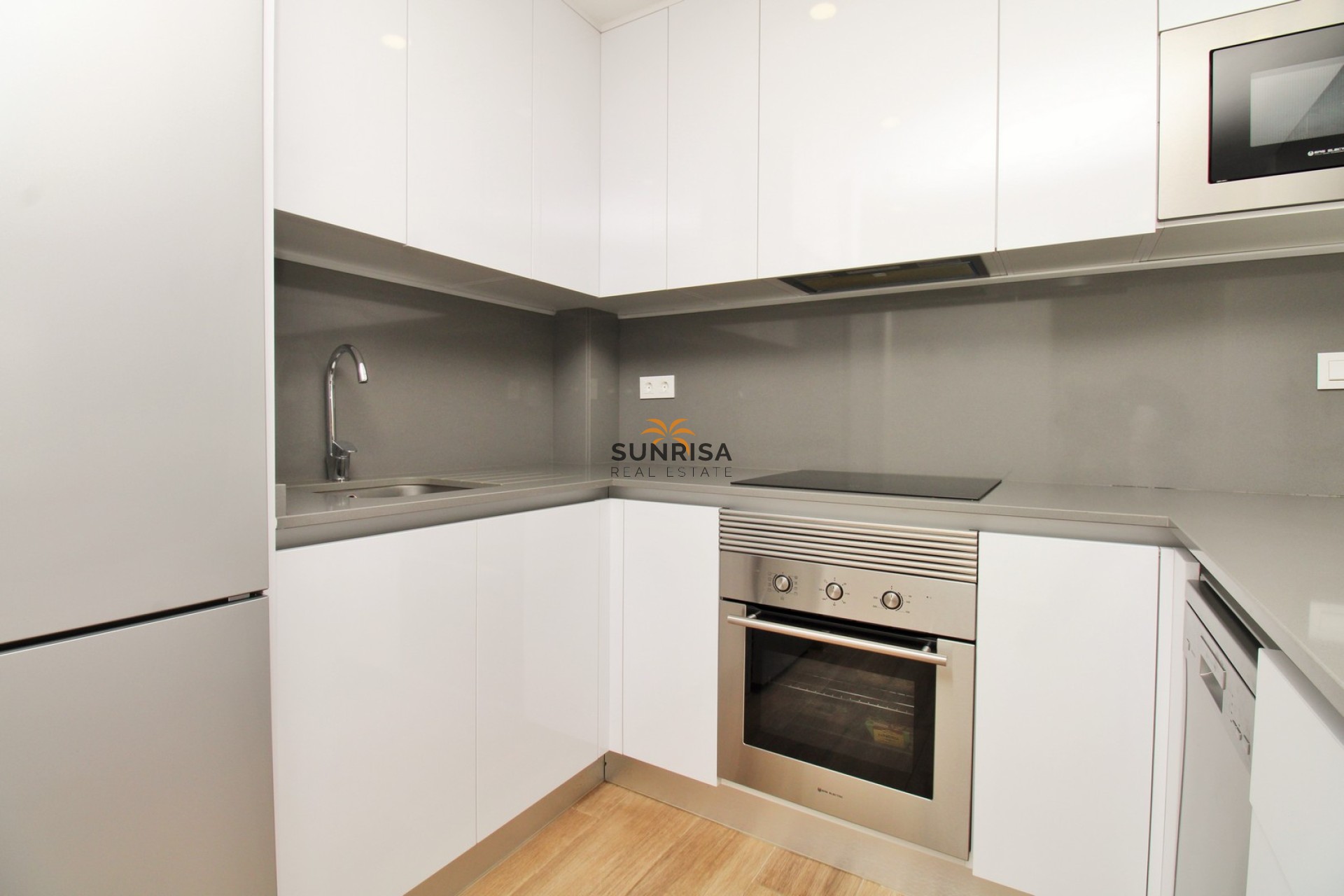 Resale - Apartment - Villamartin