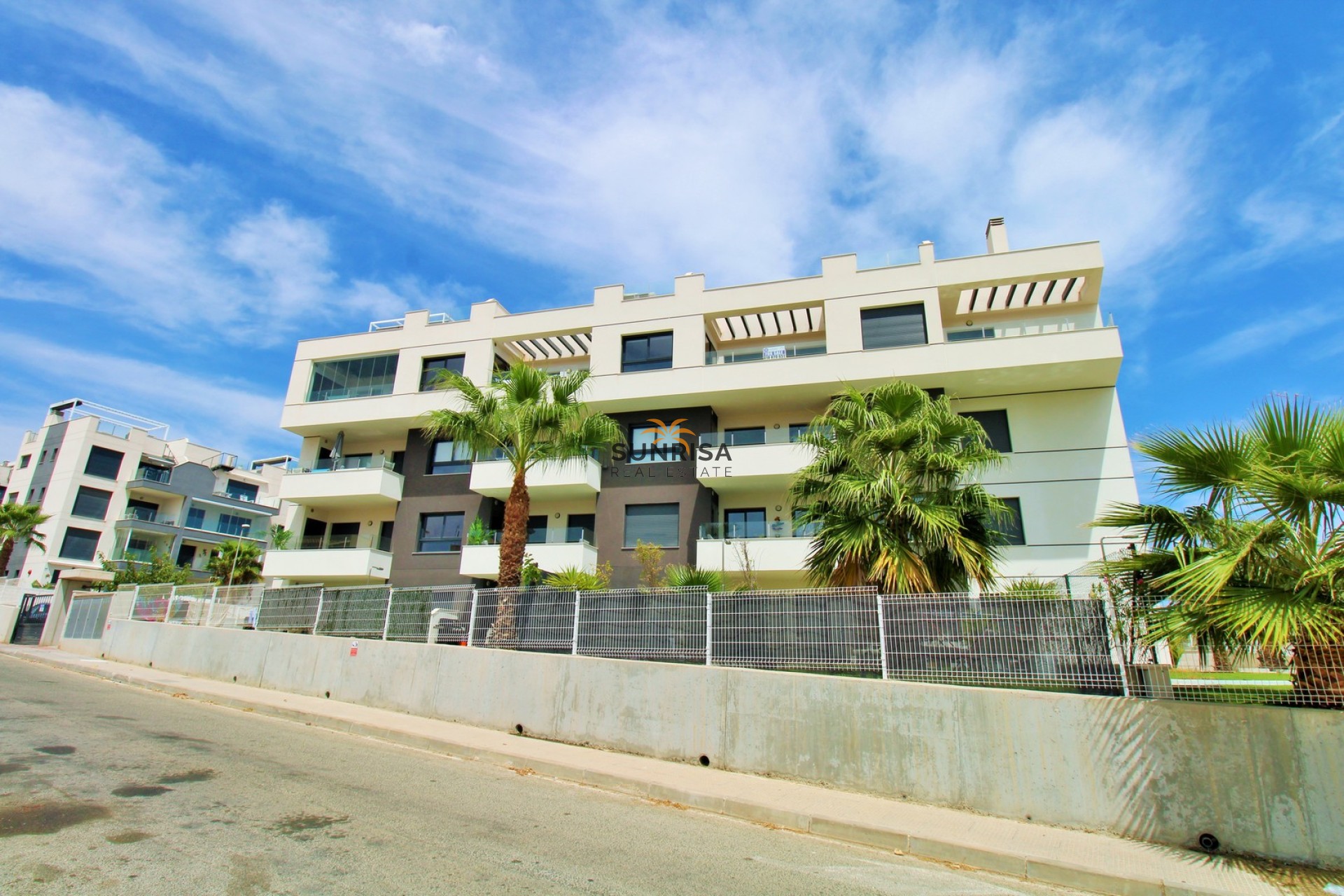 Resale - Apartment - Villamartin