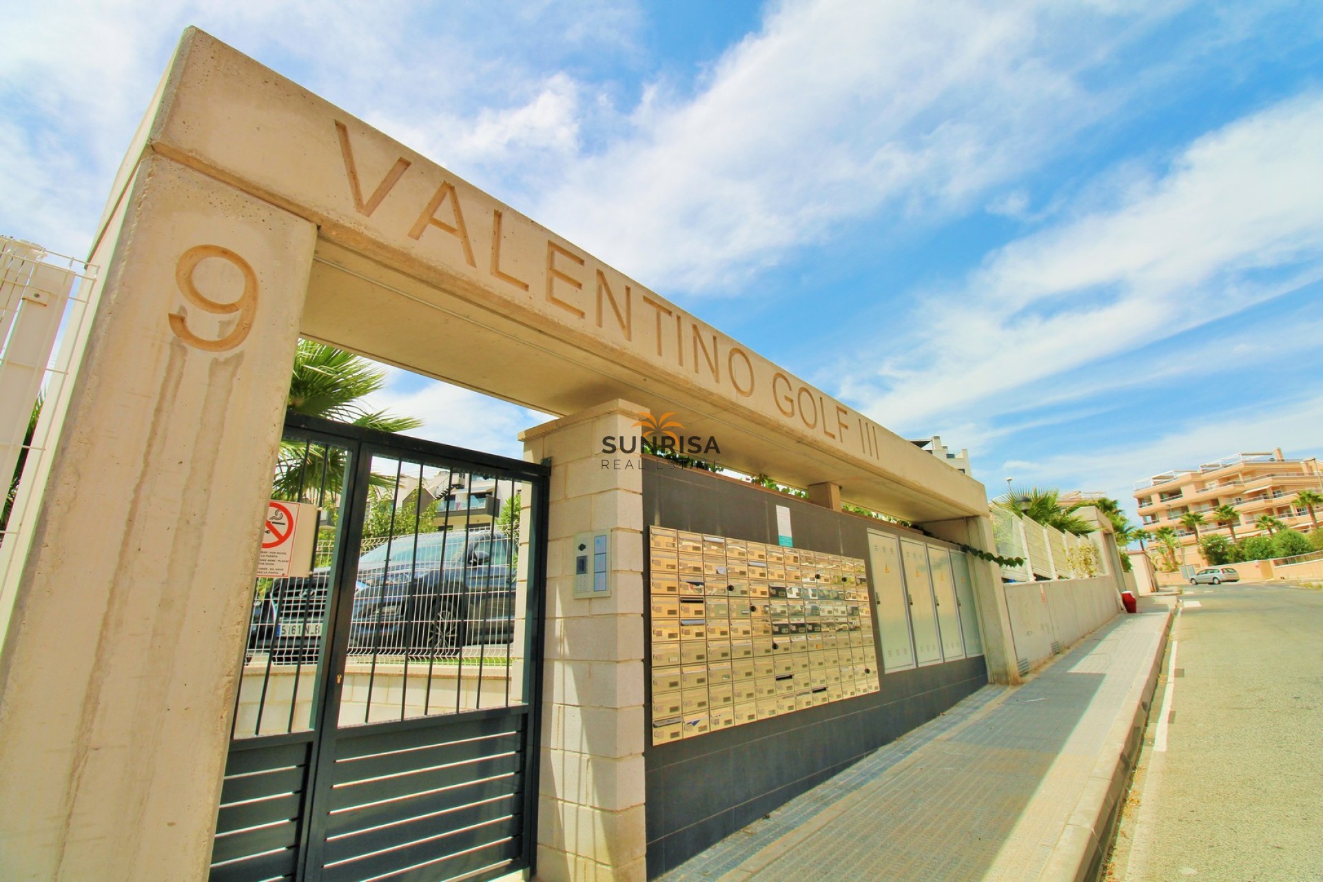 Resale - Apartment - Villamartin
