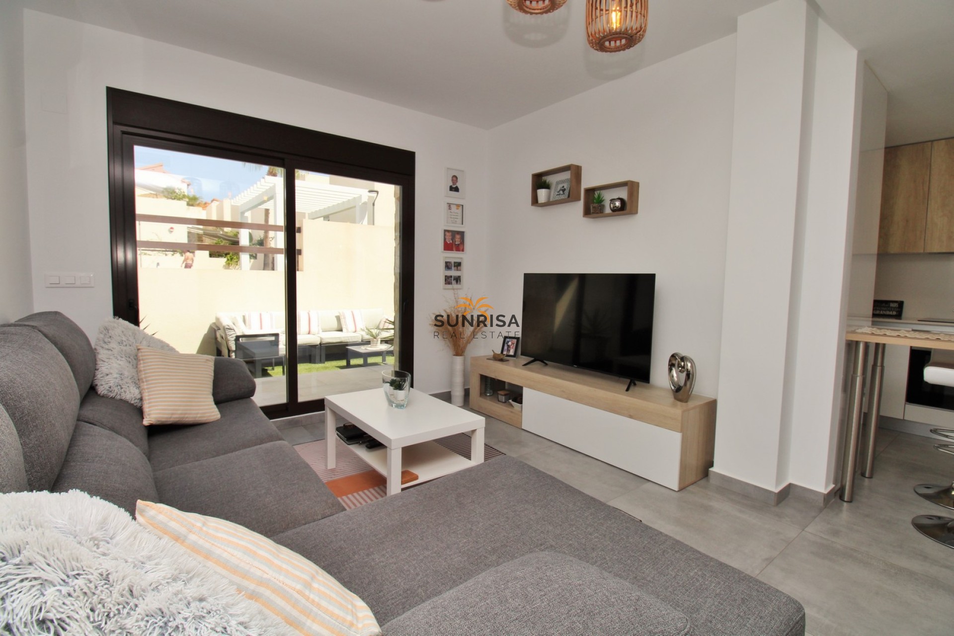 Resale - Villa - Orihuela Costa