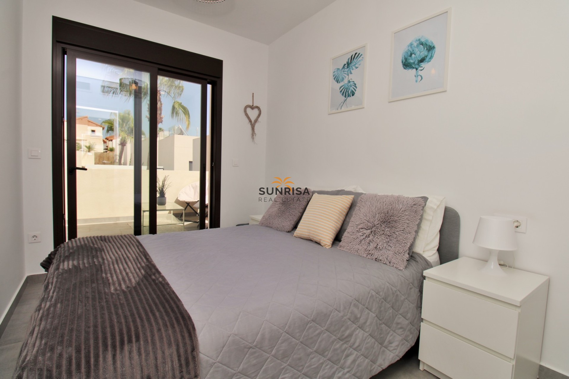 Resale - Villa - Orihuela Costa