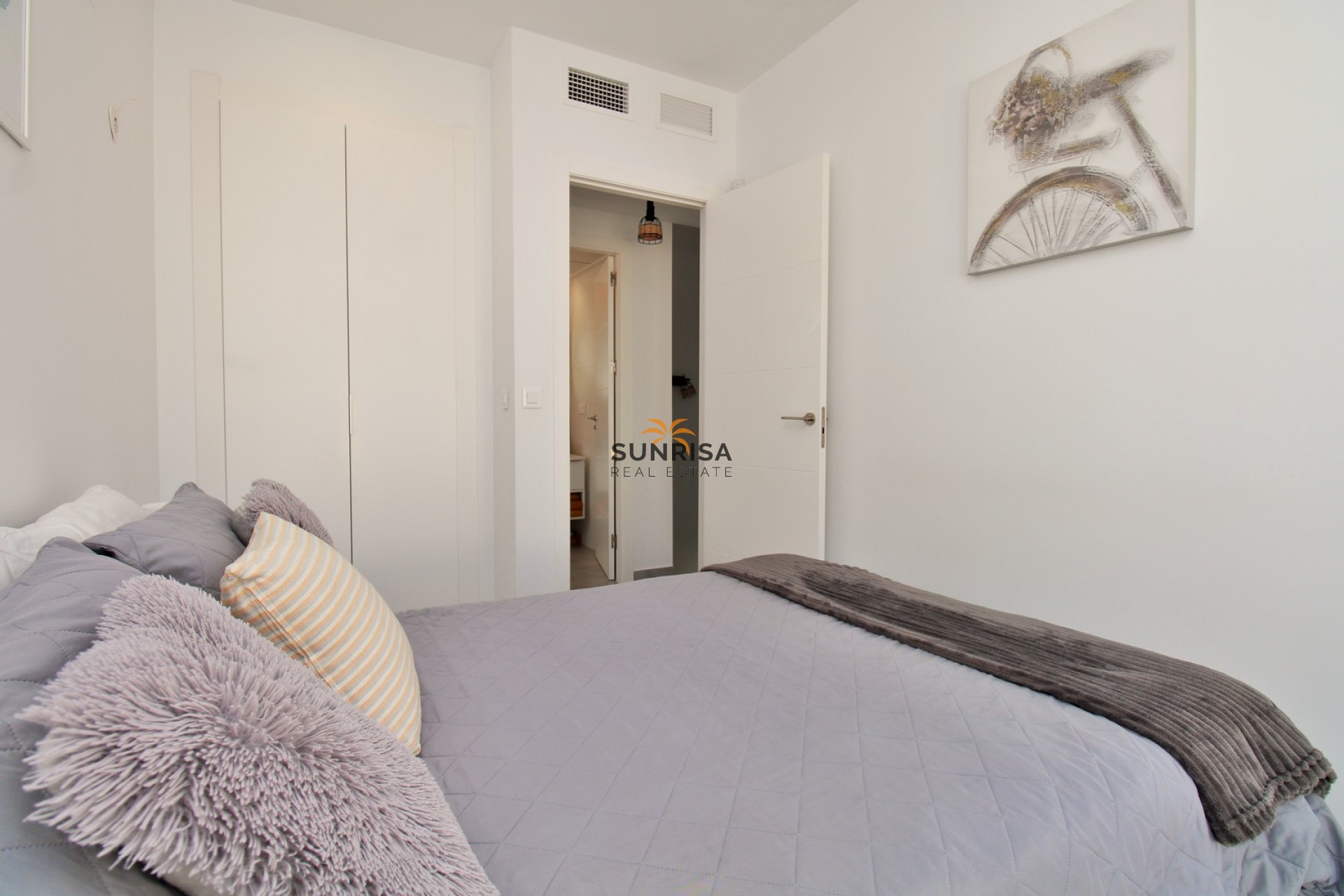 Resale - Villa - Orihuela Costa