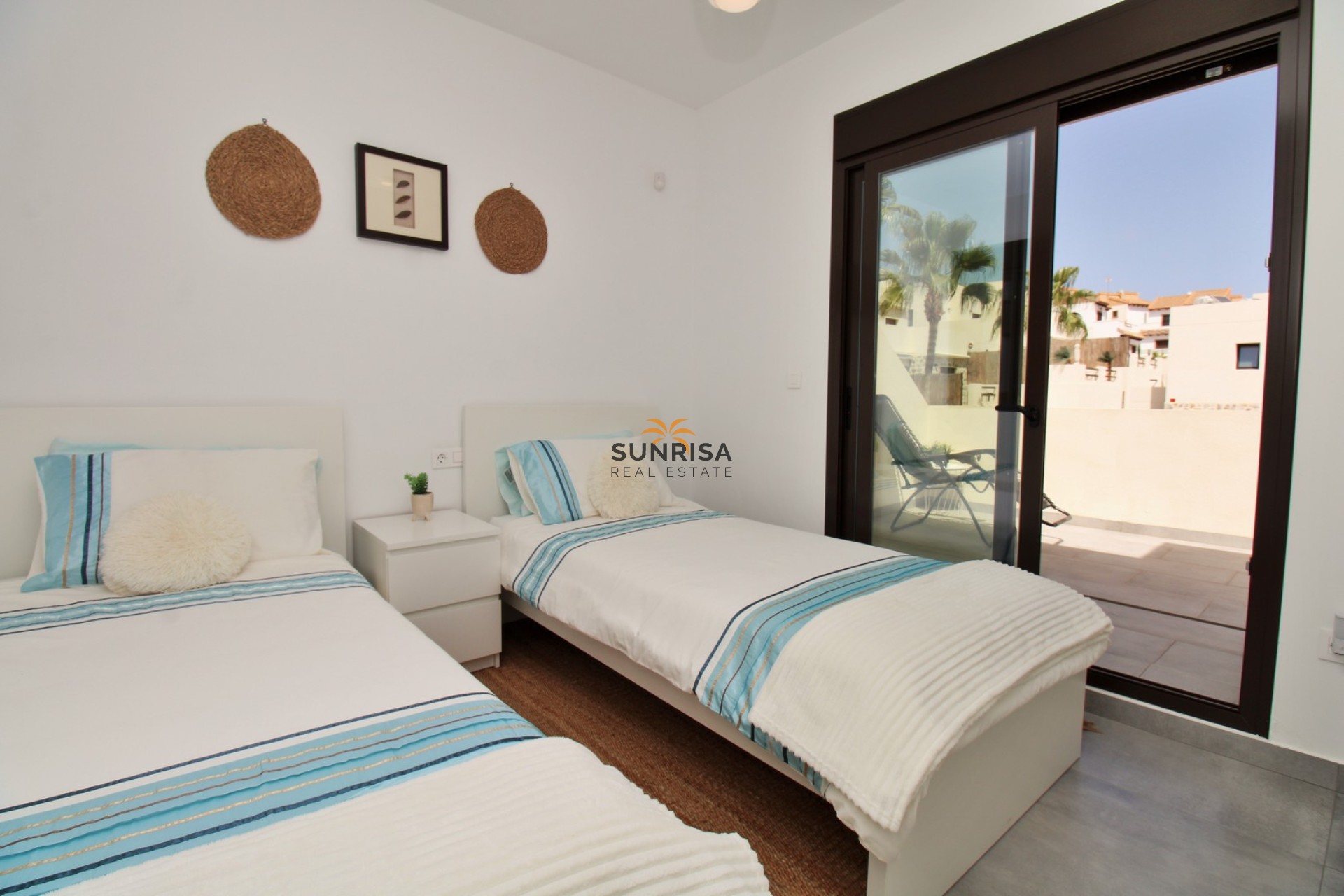 Resale - Villa - Orihuela Costa