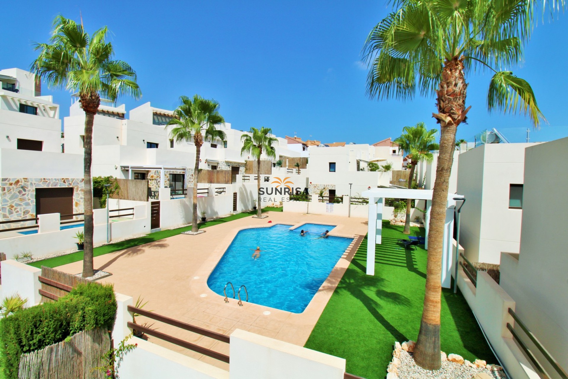Resale - Villa - Orihuela Costa