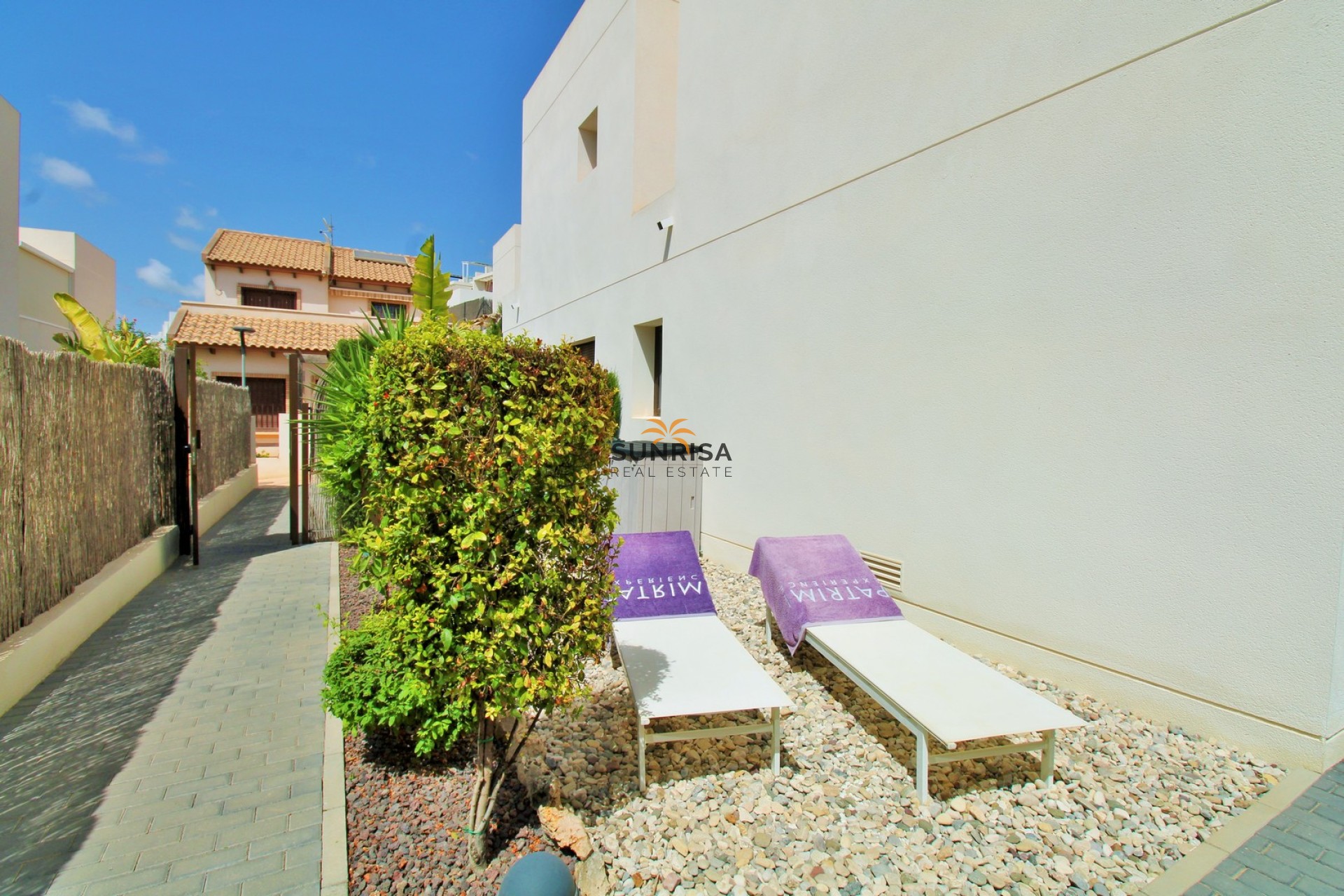 Resale - Villa - Orihuela Costa
