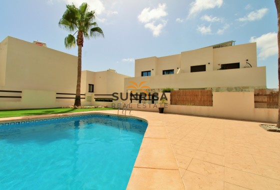 Villa · Revente - Orihuela Costa · PAU 8 · Alicante · Espagne