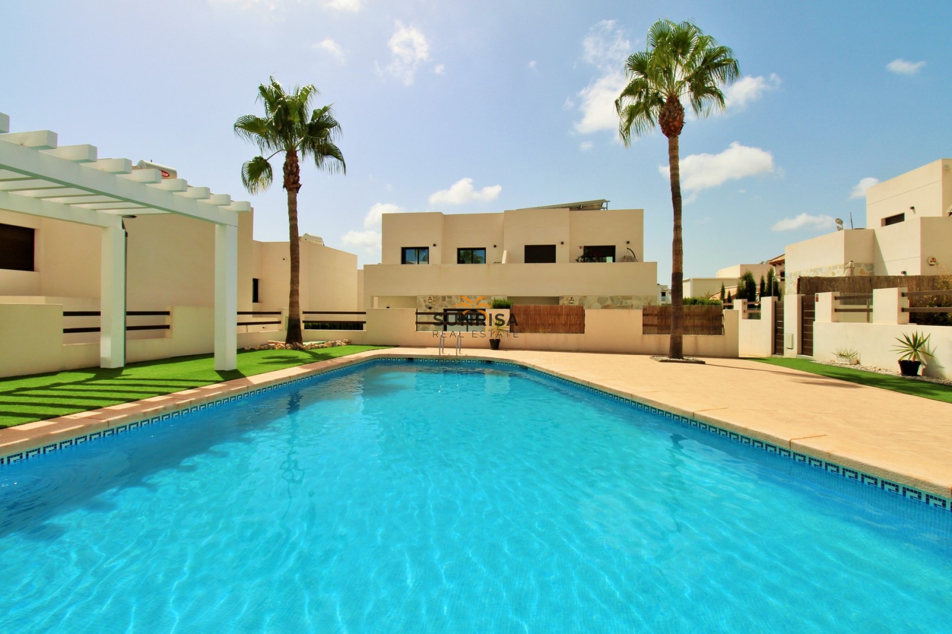 Resale - Villa - Orihuela Costa