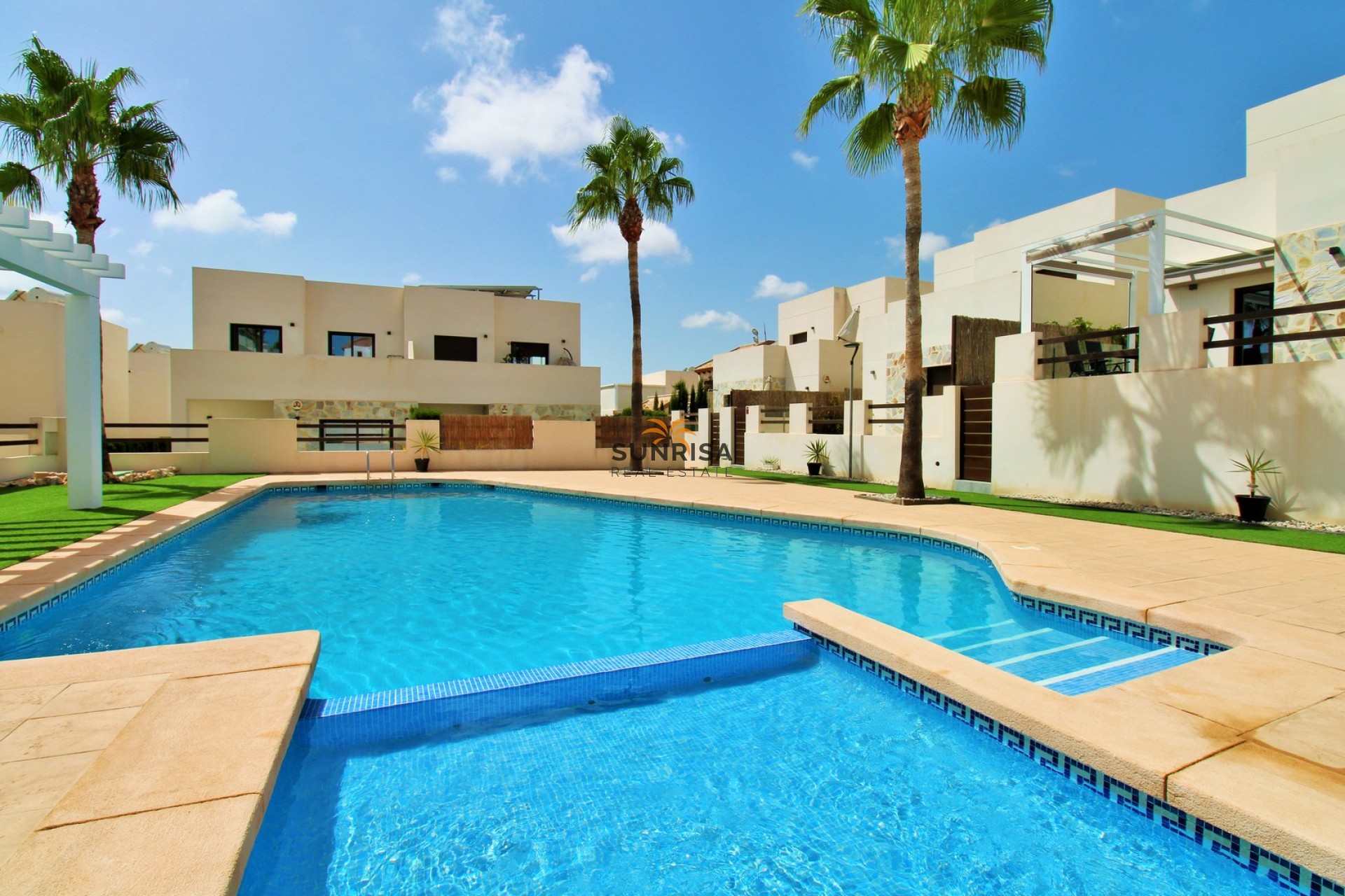 Resale - Villa - Orihuela Costa