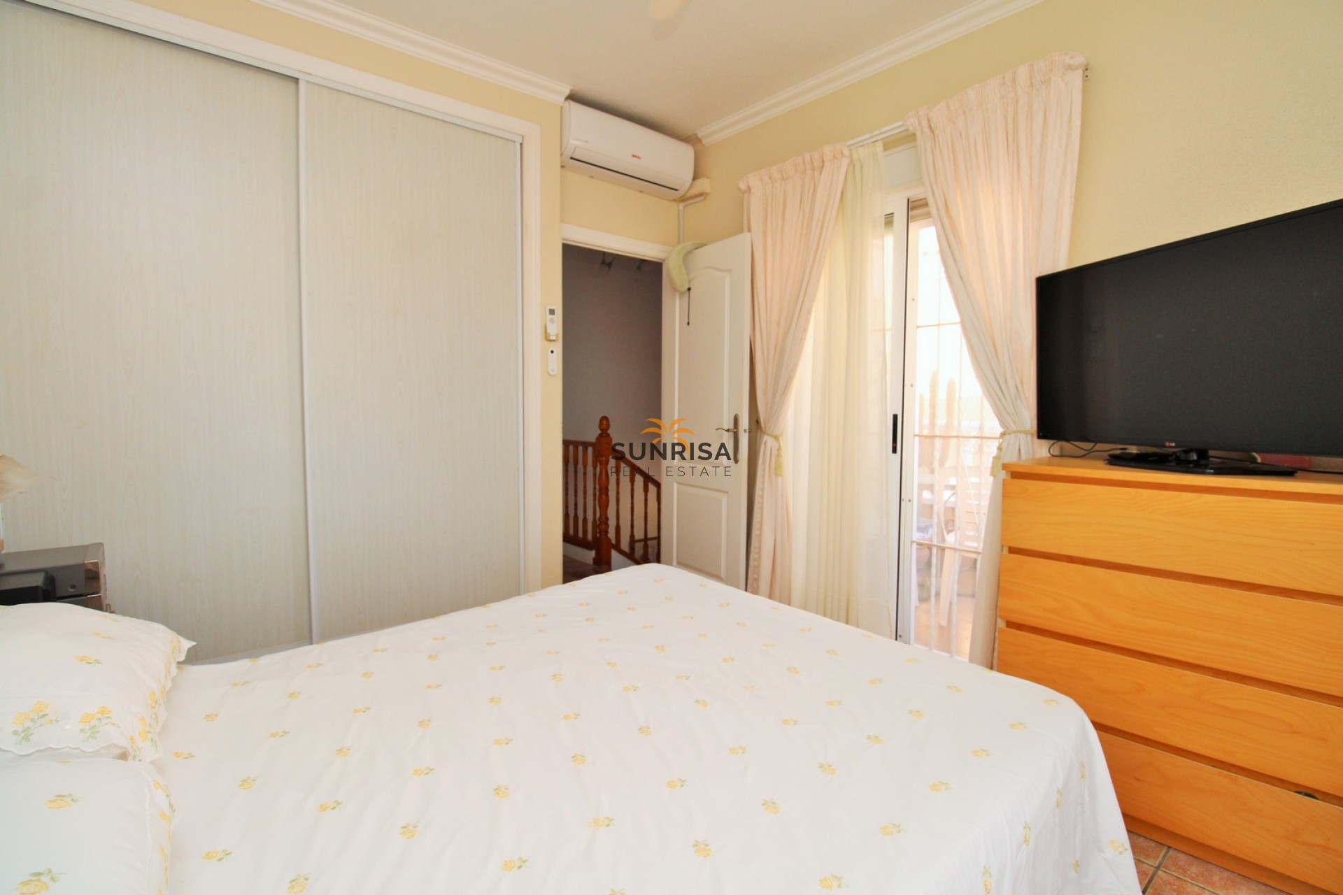 Resale - Villa - Orihuela Costa