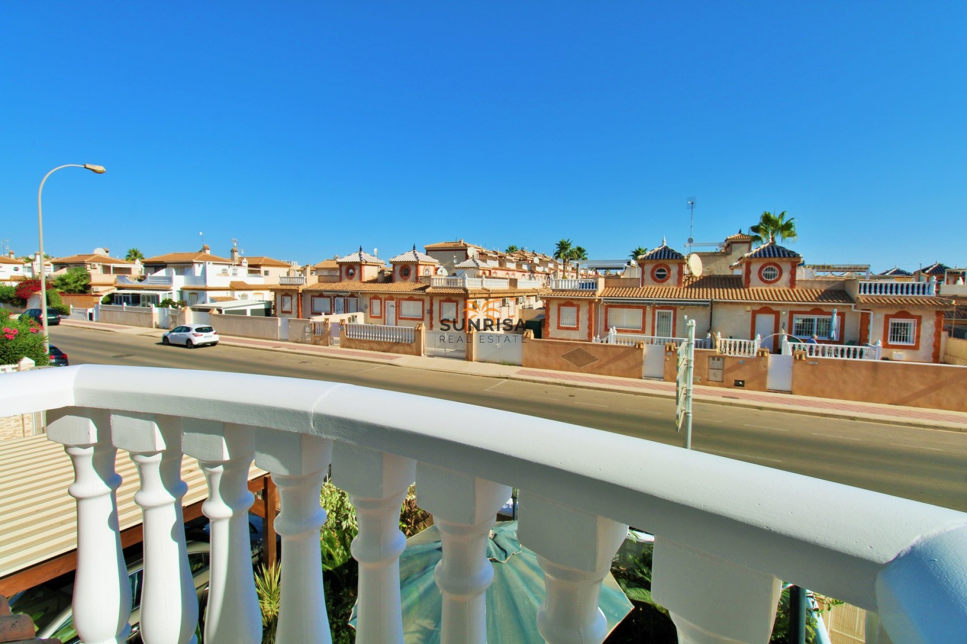 Resale - Villa - Orihuela Costa