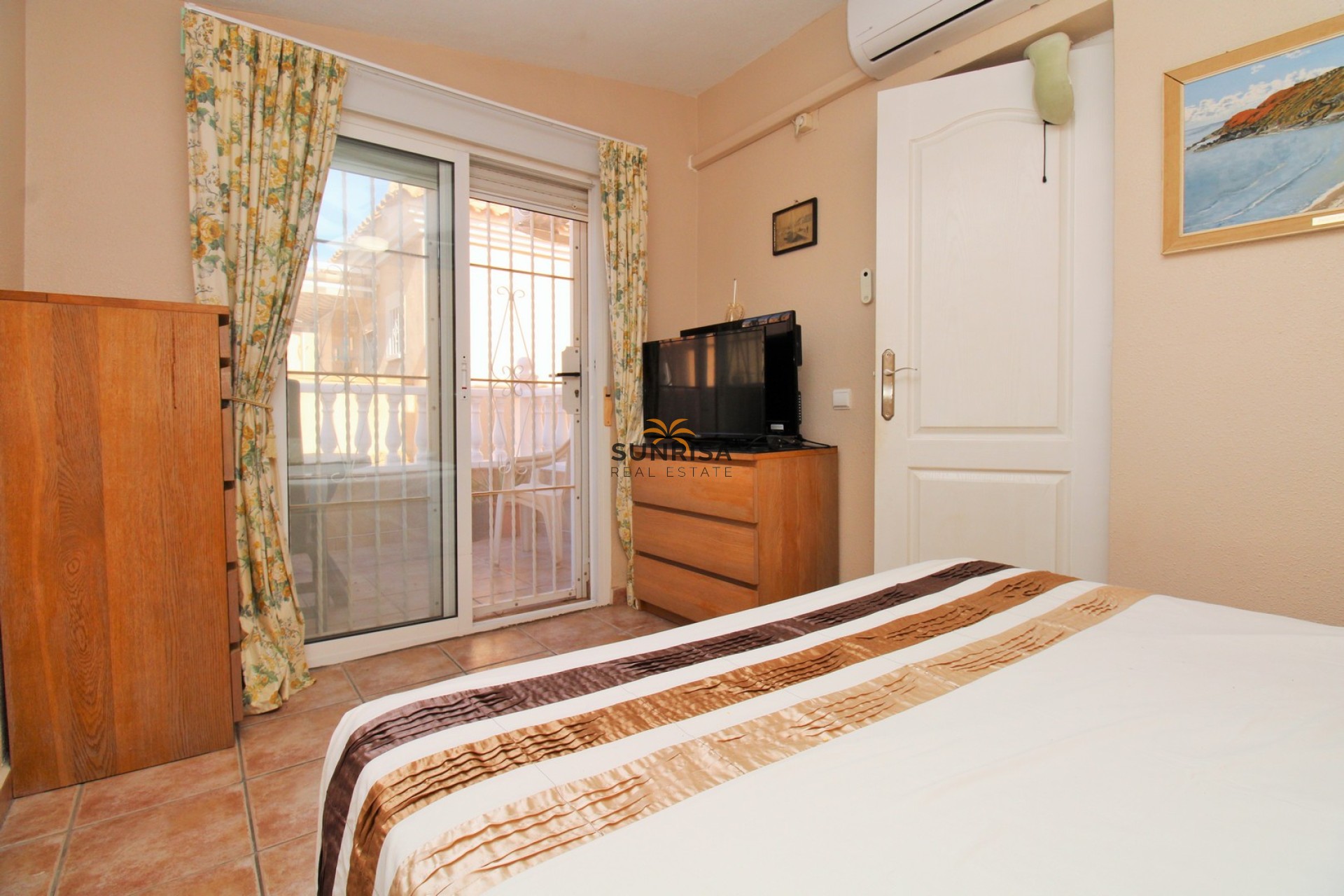 Resale - Villa - Orihuela Costa