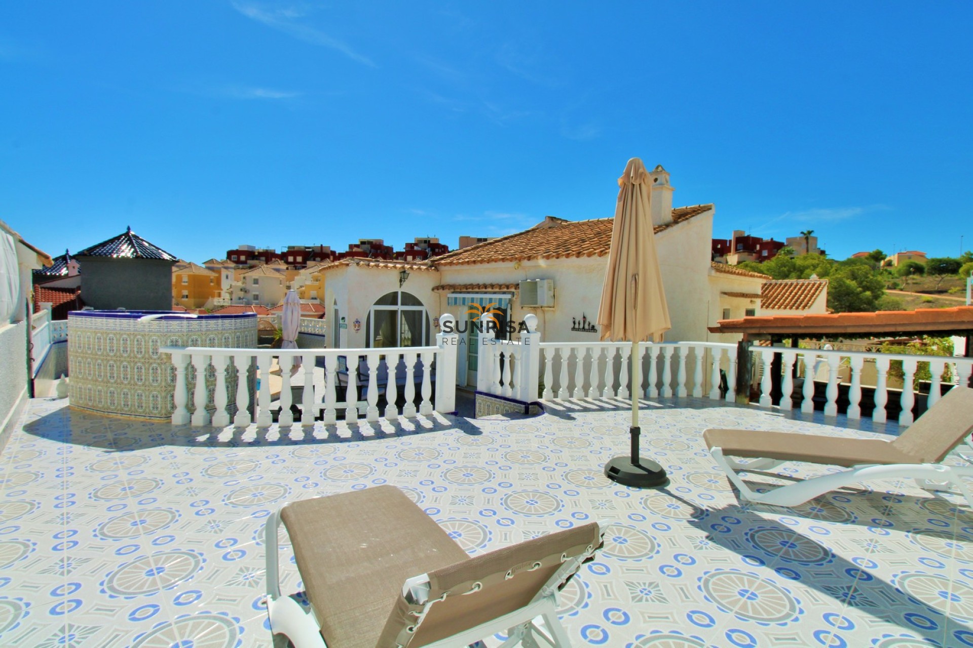 Resale - Villa - Villamartin