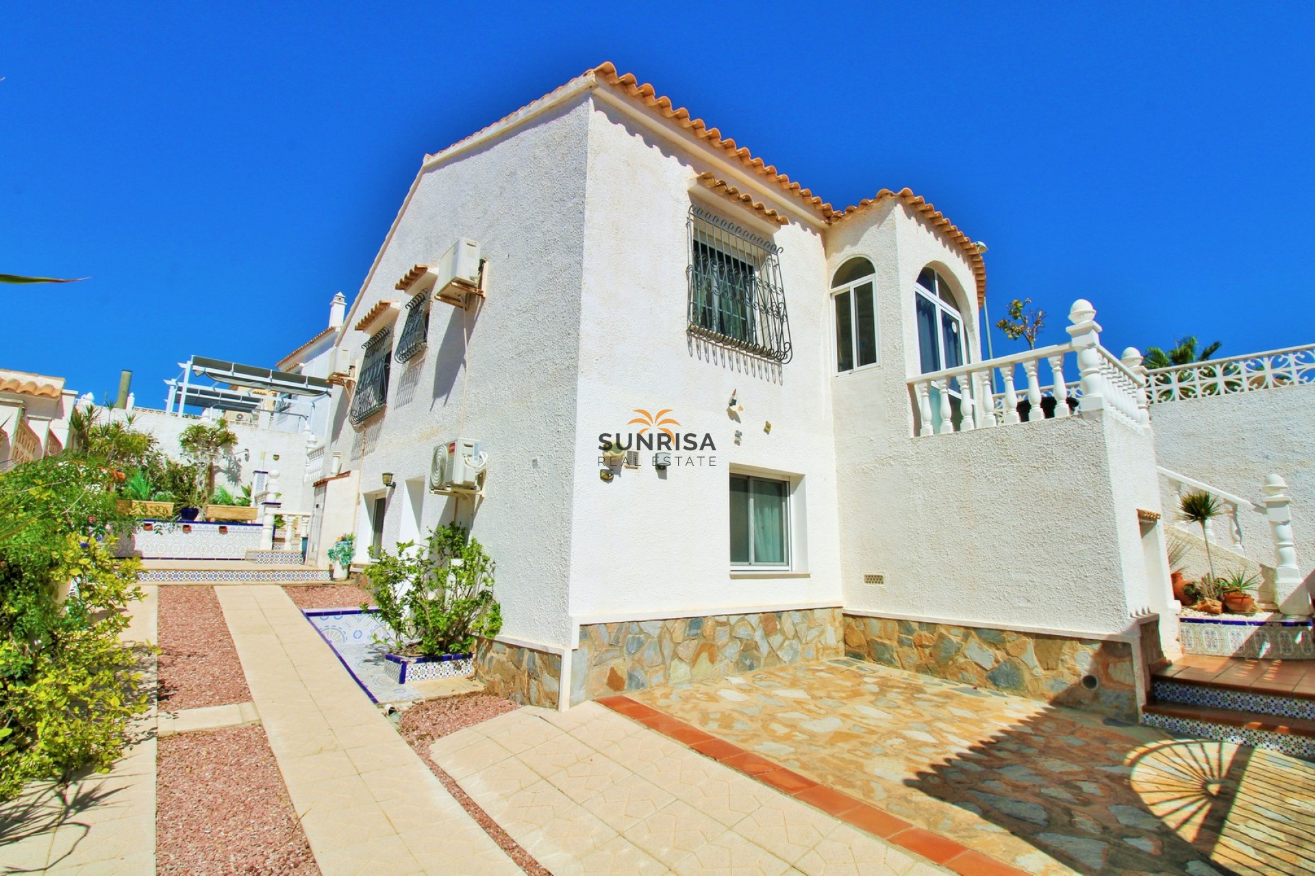 Resale - Villa - Villamartin