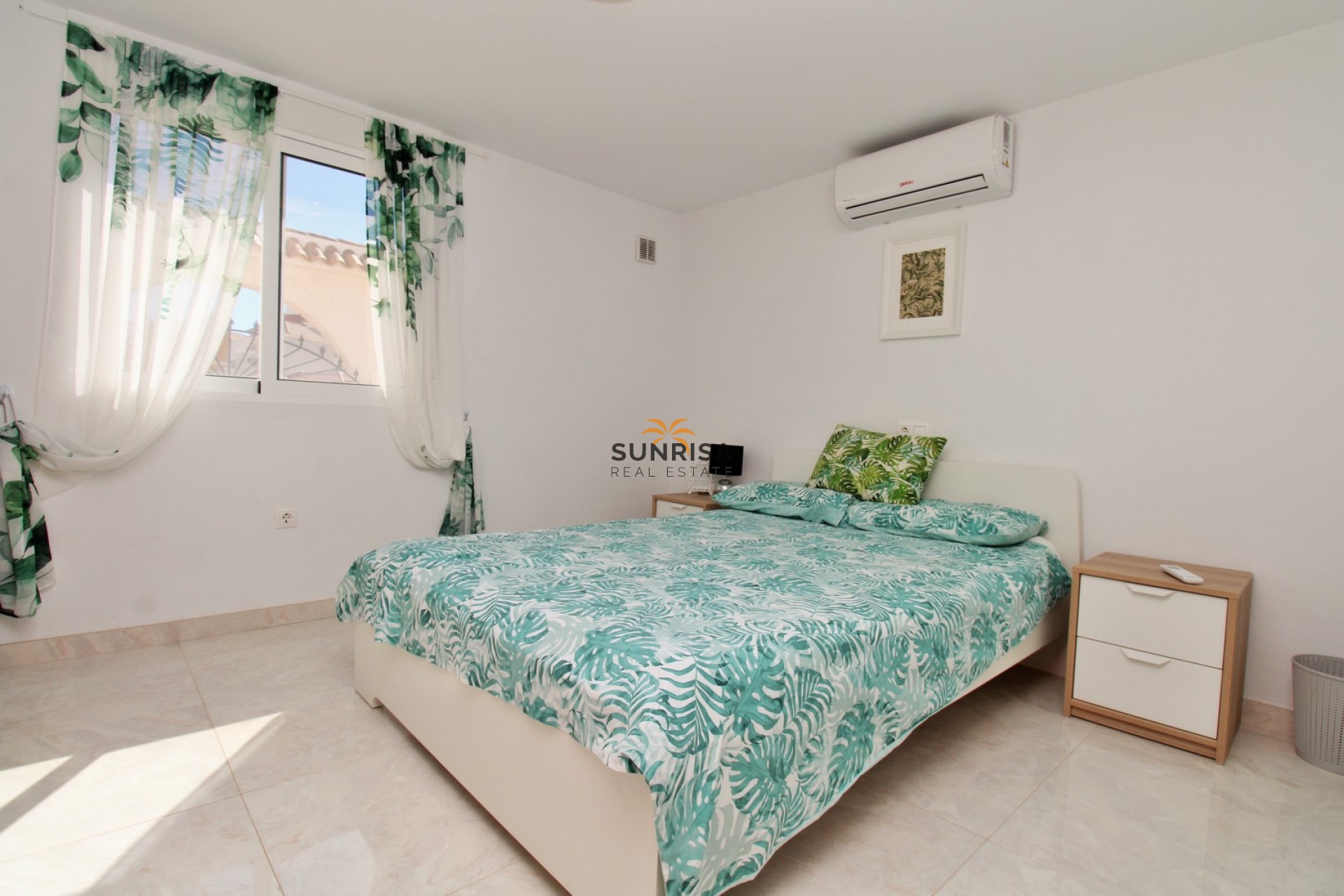 Resale - Villa - Villamartin