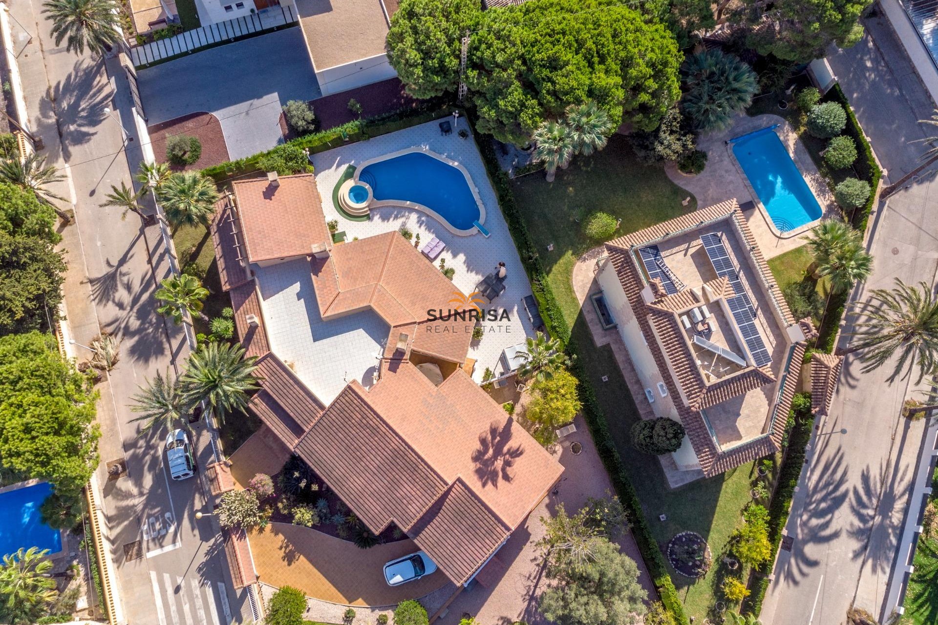 Resale - Villa - Cabo Roig