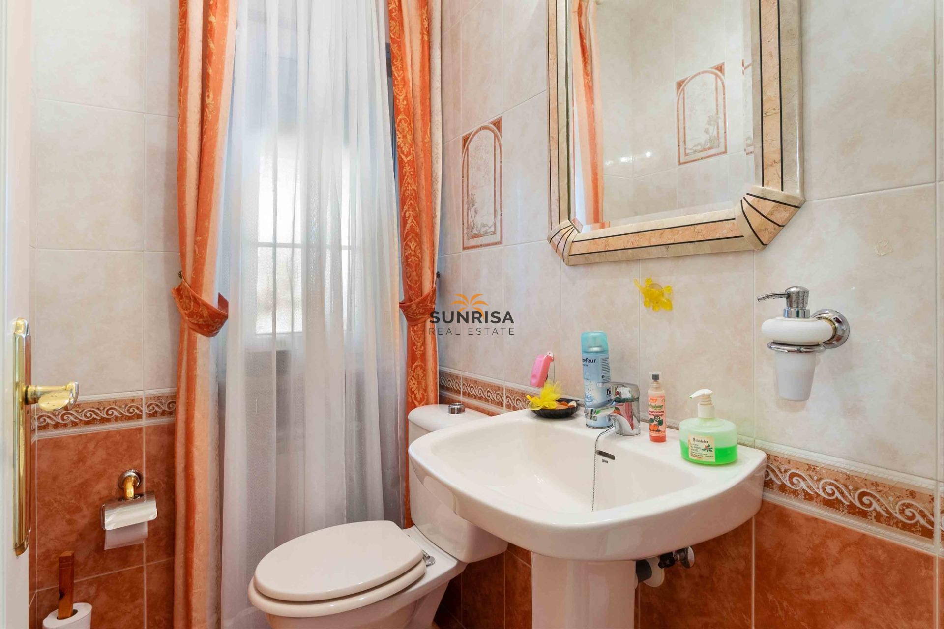 Resale - Villa - Cabo Roig
