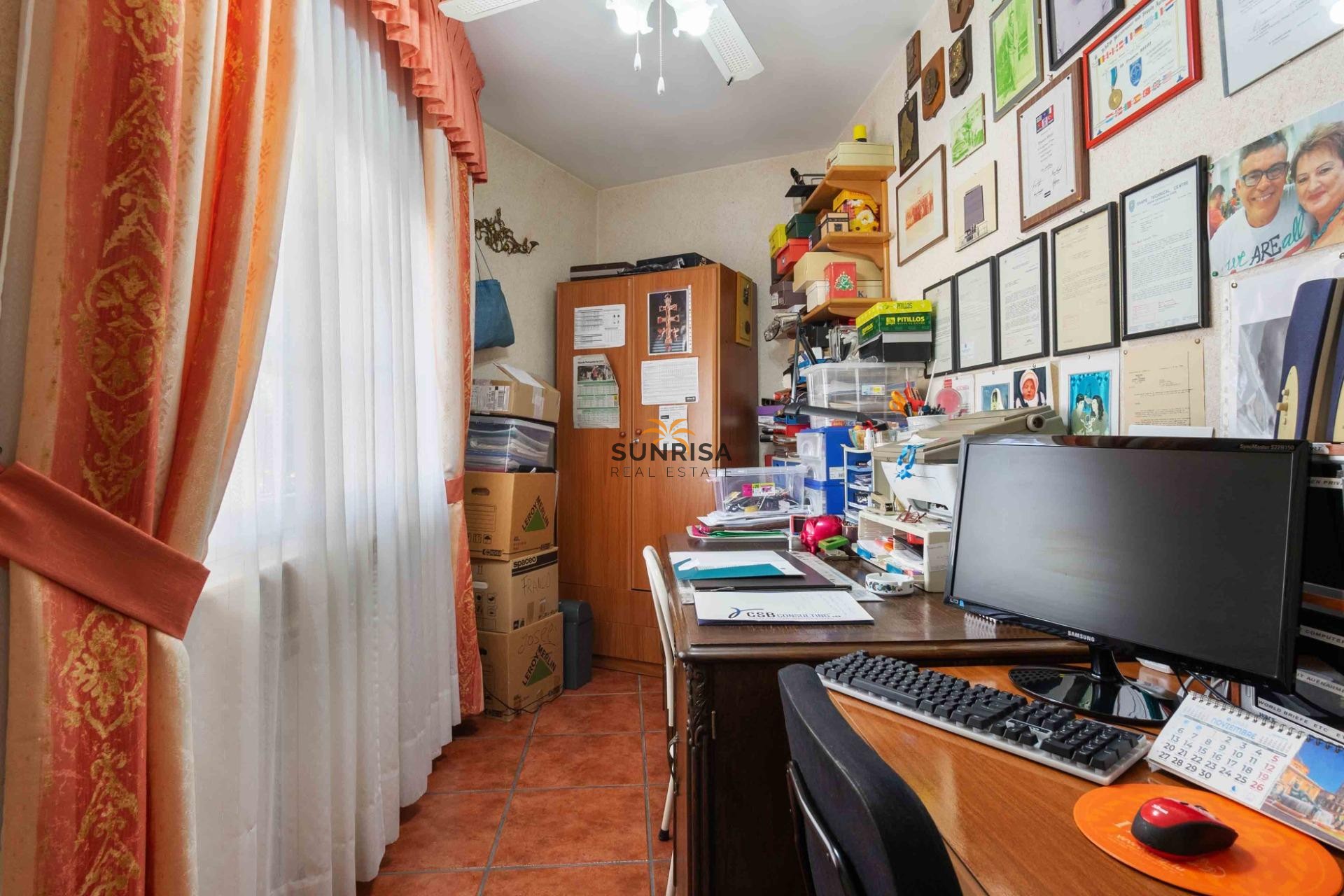Resale - Villa - Cabo Roig