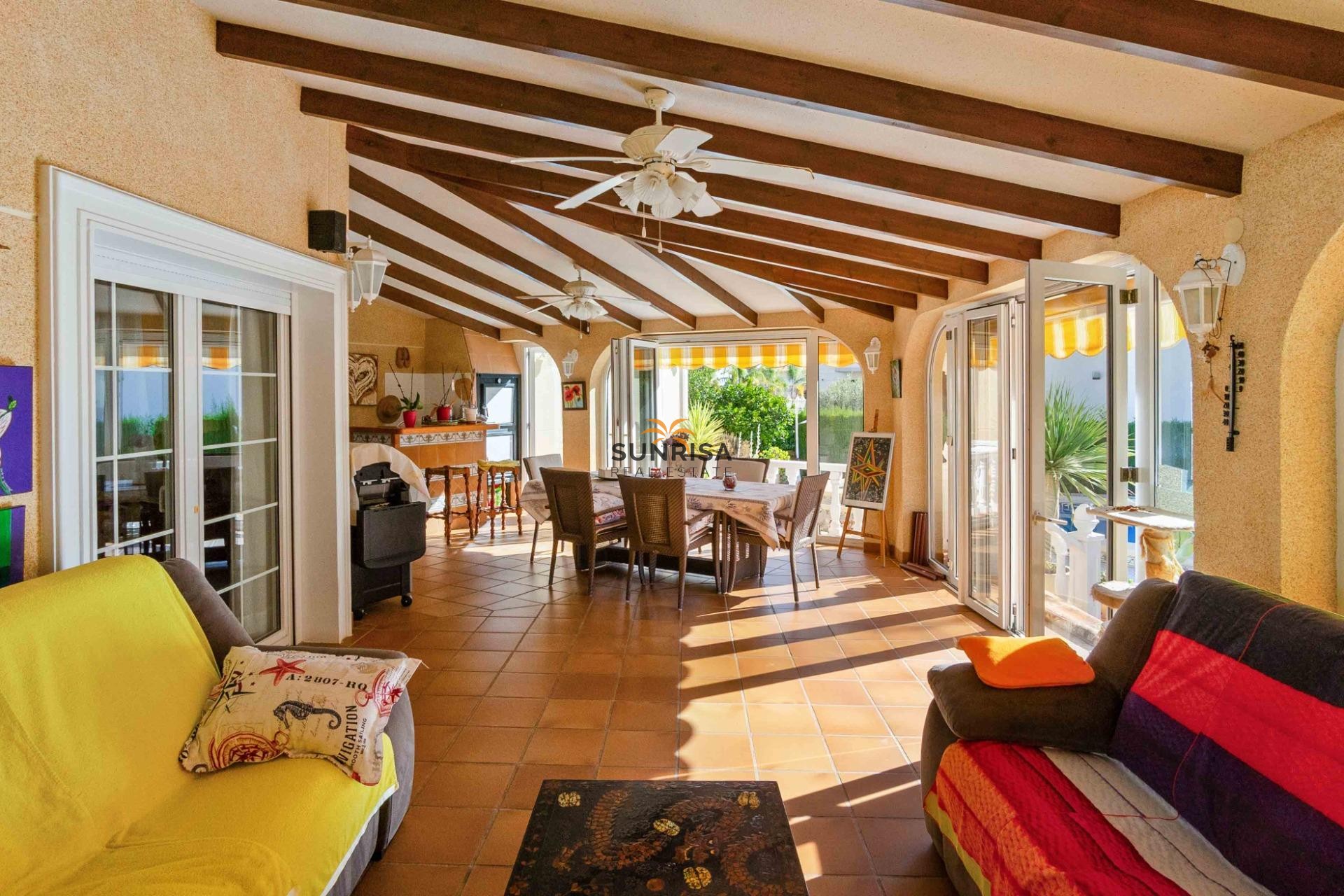 Resale - Villa - Cabo Roig