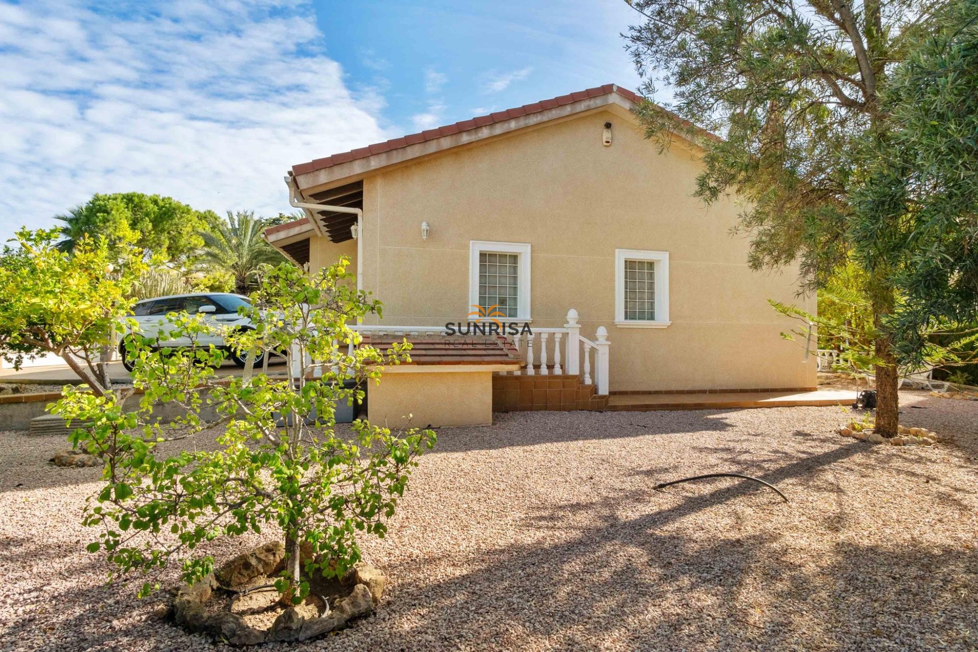 Resale - Villa - Cabo Roig