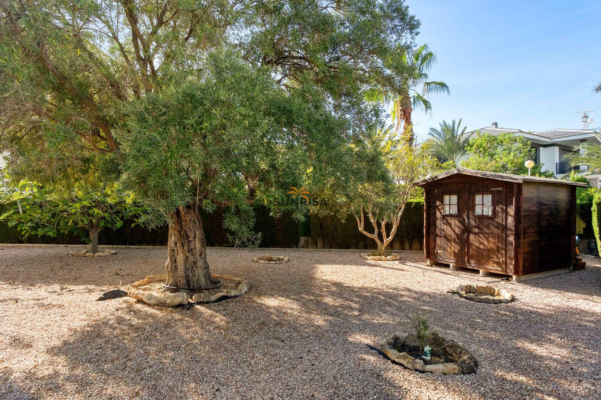 Resale - Villa - Cabo Roig