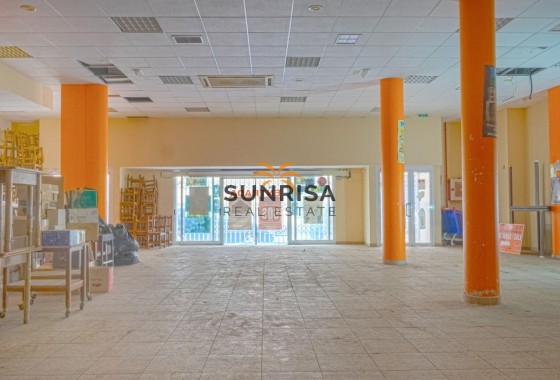 Local comercial · Reventa - Torrevieja · Centro · Alicante · España