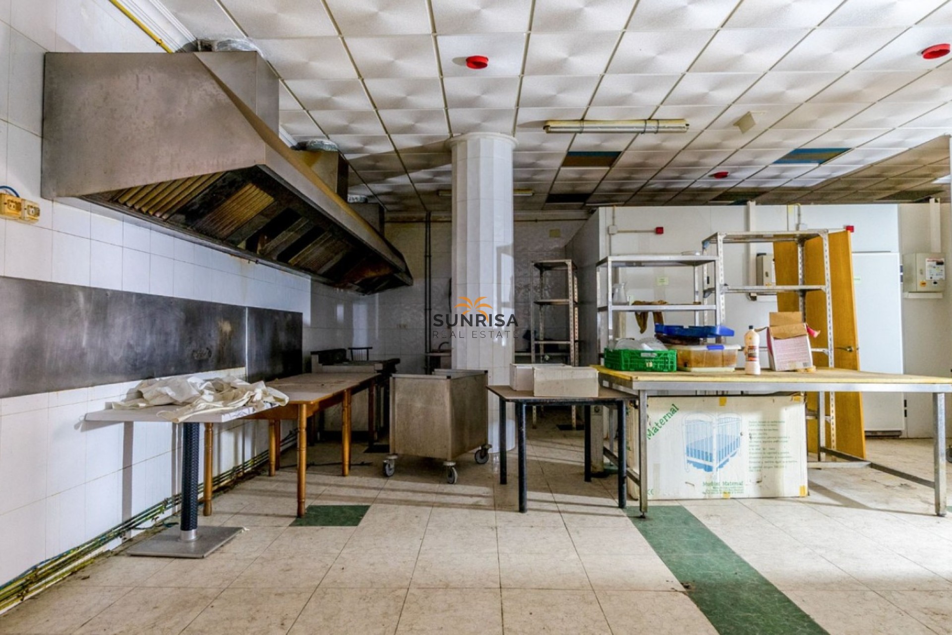 Resale - Commercial premises - Torrevieja