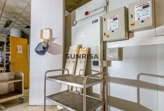Local comercial · Reventa - Torrevieja · Centro · Alicante · España