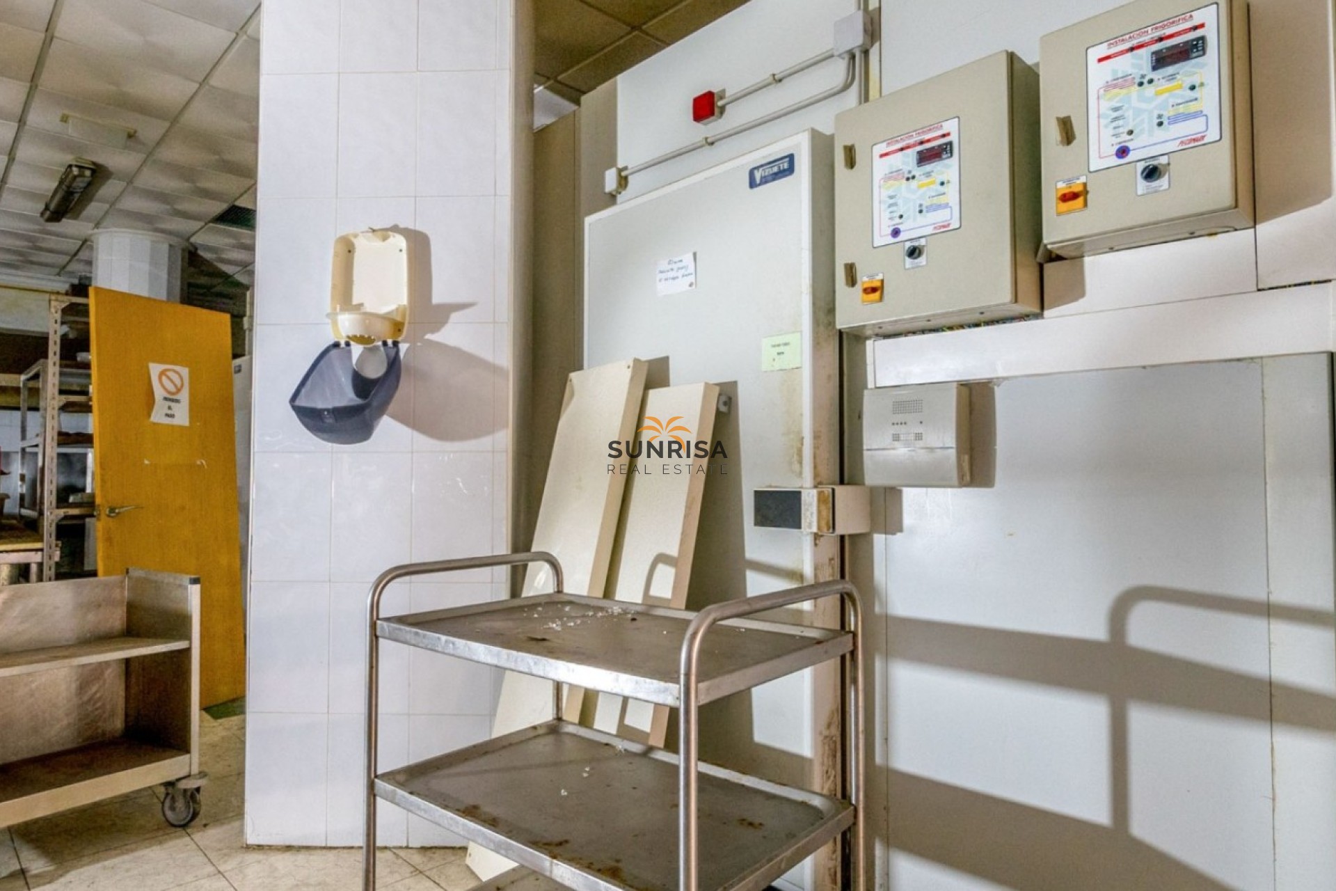 Resale - Commercial premises - Torrevieja