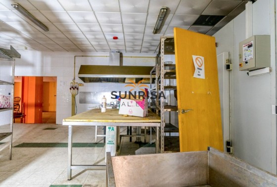 Local comercial · Reventa - Torrevieja · Centro · Alicante · España
