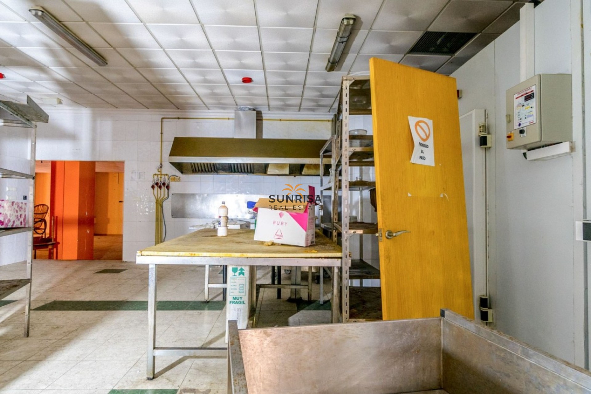 Resale - Commercial premises - Torrevieja