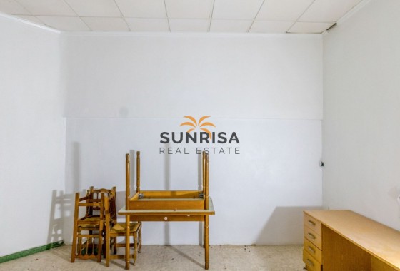 Local comercial · Reventa - Torrevieja · Centro · Alicante · España