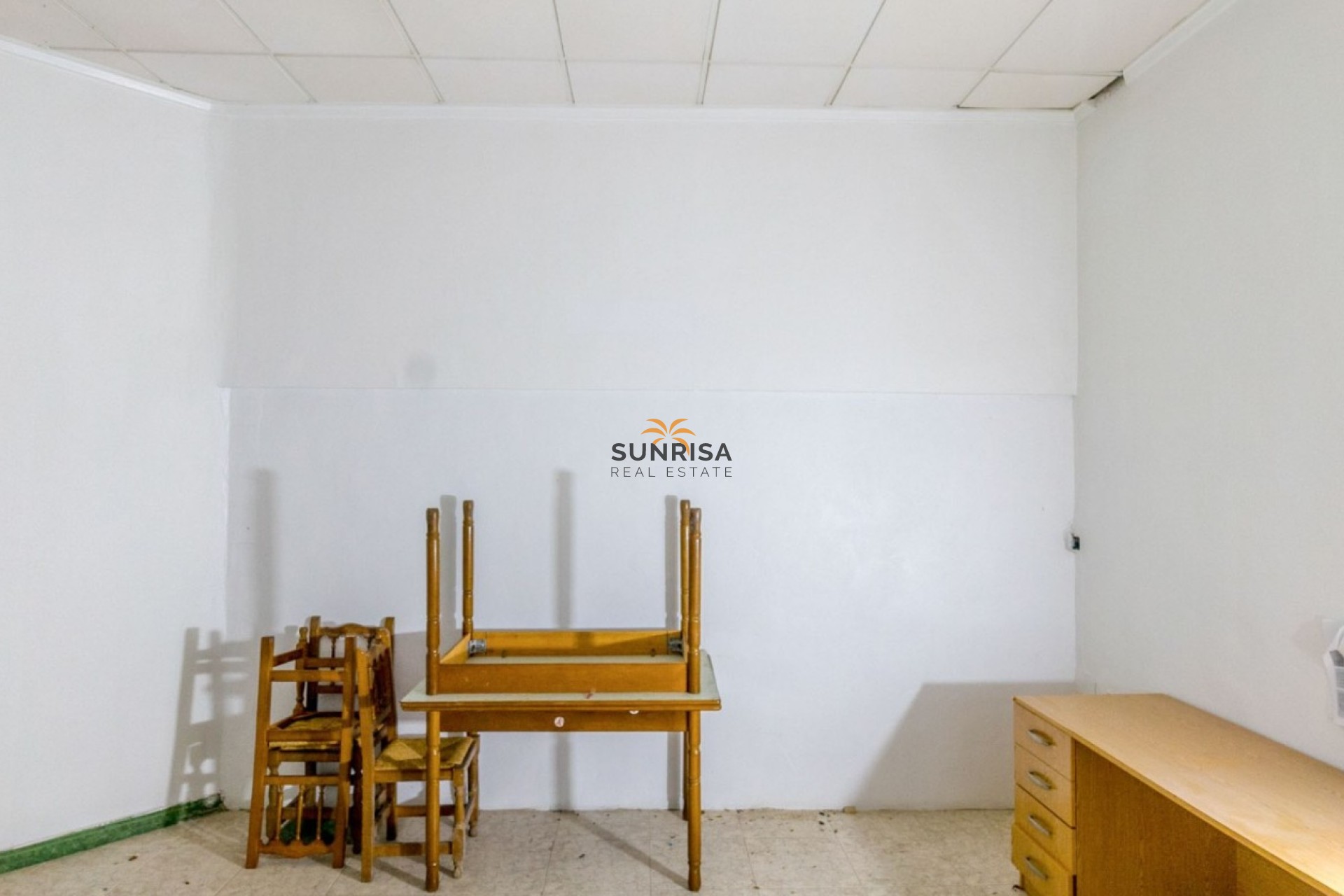 Resale - Commercial premises - Torrevieja