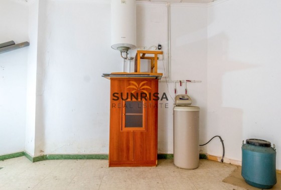 Local comercial · Reventa - Torrevieja · Centro · Alicante · España
