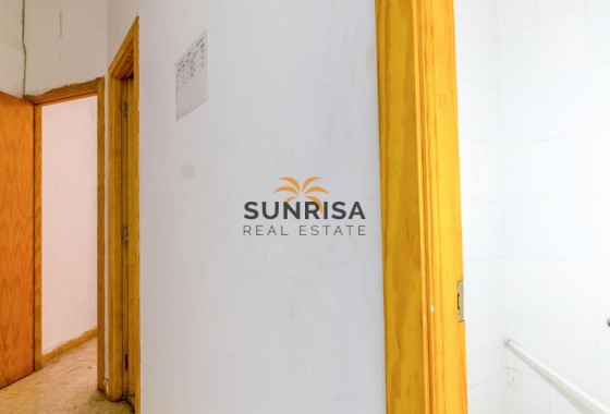 Local comercial · Reventa - Torrevieja · Centro · Alicante · España