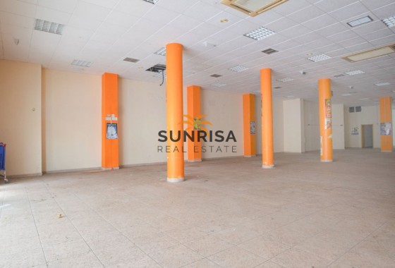 Local comercial · Reventa - Torrevieja · Centro · Alicante · España