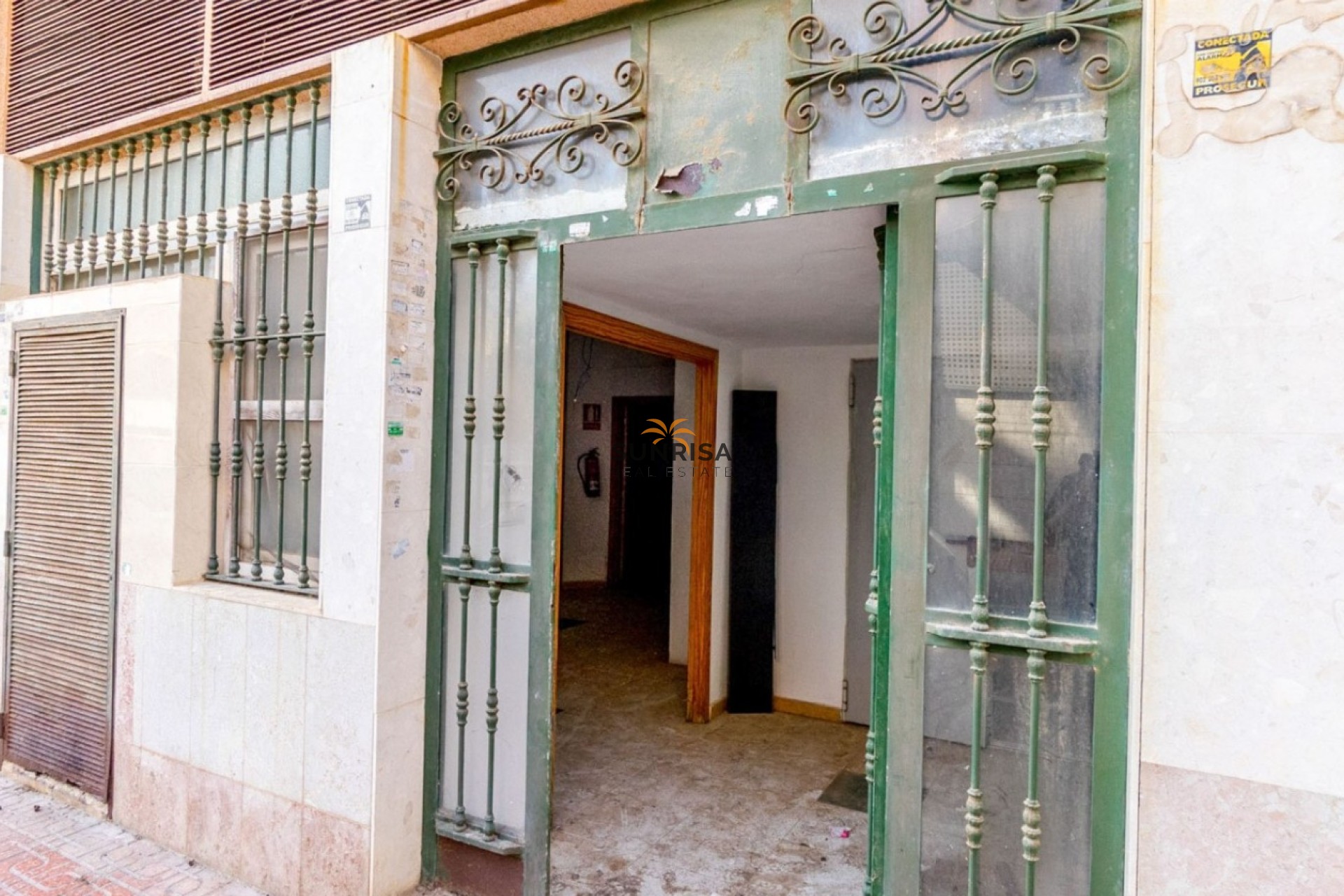 Resale - Commercial premises - Torrevieja