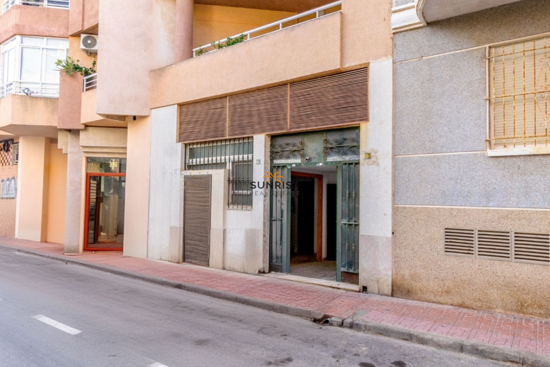 Resale - Commercial premises - Torrevieja